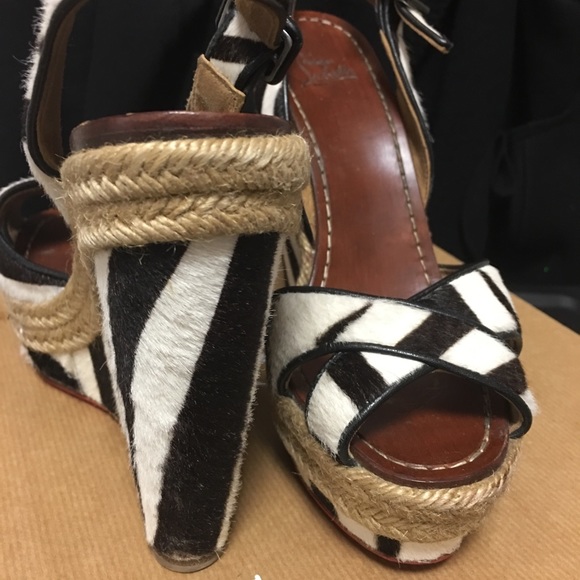 Beautiful Shoe the price to sell not taking any offer for now - Picture 3 of 7